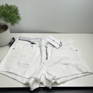 🇺🇸 Ashley Mason White Destructed Shorts, Size 5
